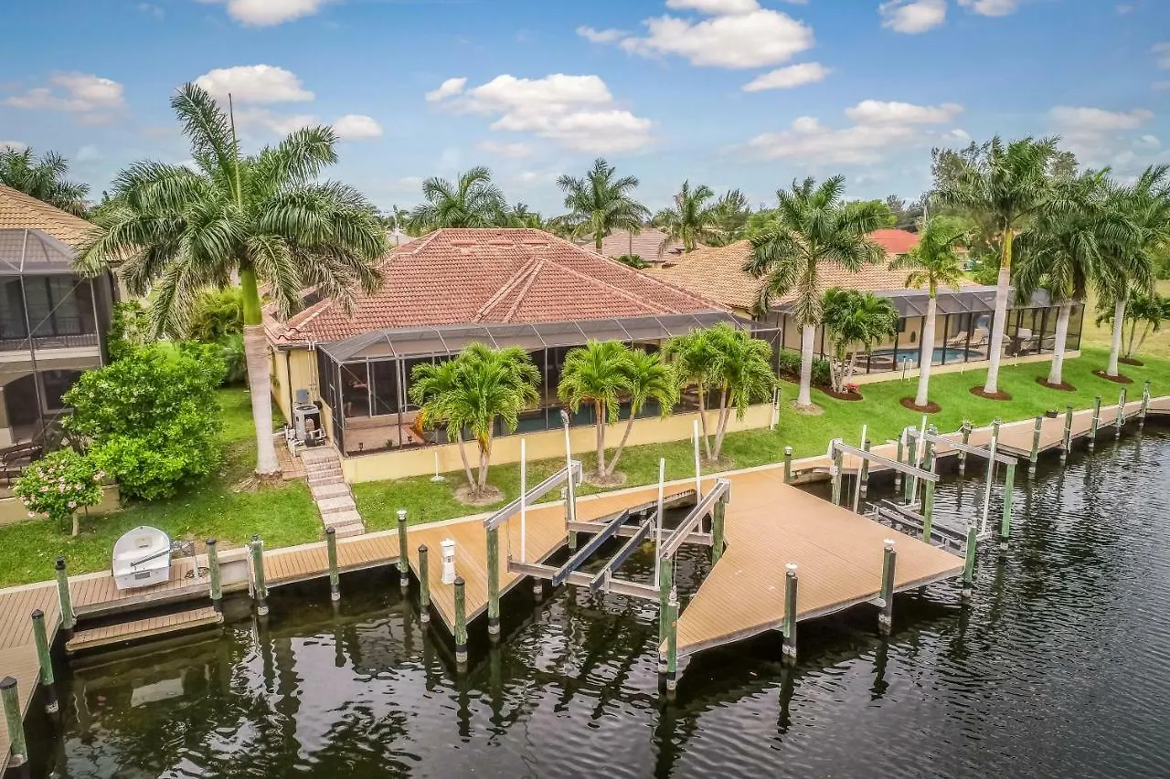4 Bed 4 Bath In *