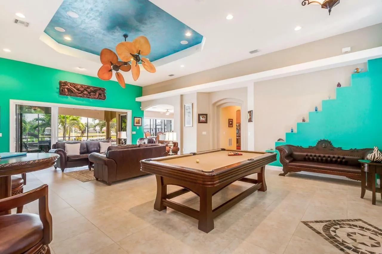 4 Bed 4 Bath In Holiday home Cape Coral