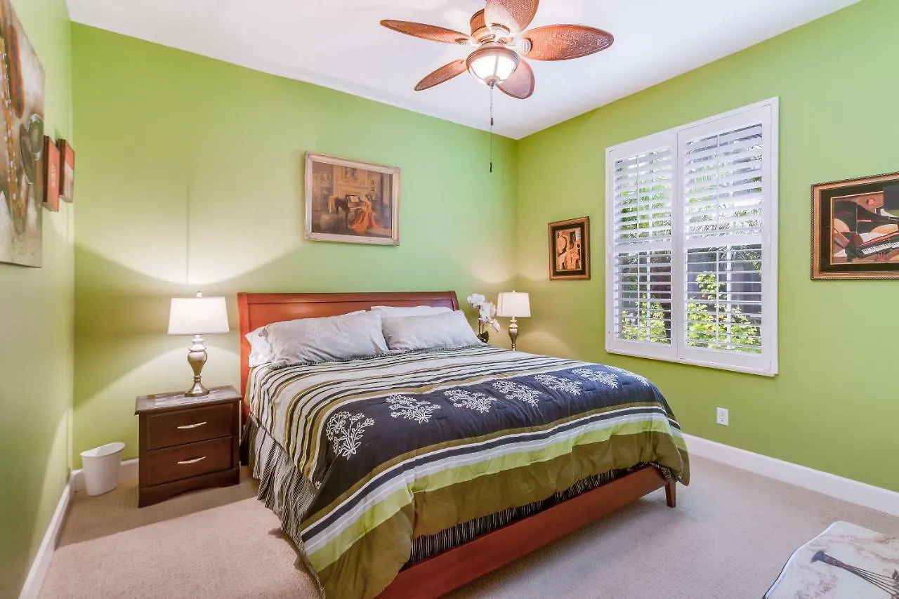 4 Bed 4 Bath In *
