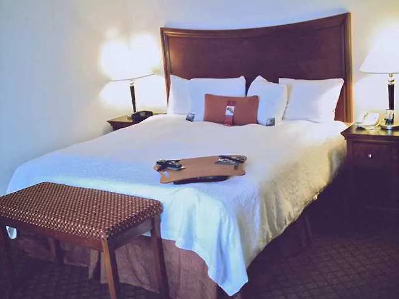 Hampton & / Myers Hotell 3*