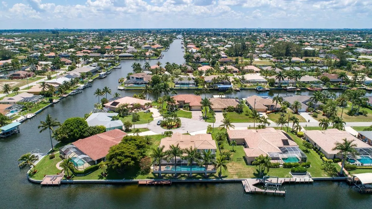 Mangrove Bay Sw Cape - Waterfront Private Locally Owned & Managed, Fair & Honest Pricing * Cape Coral