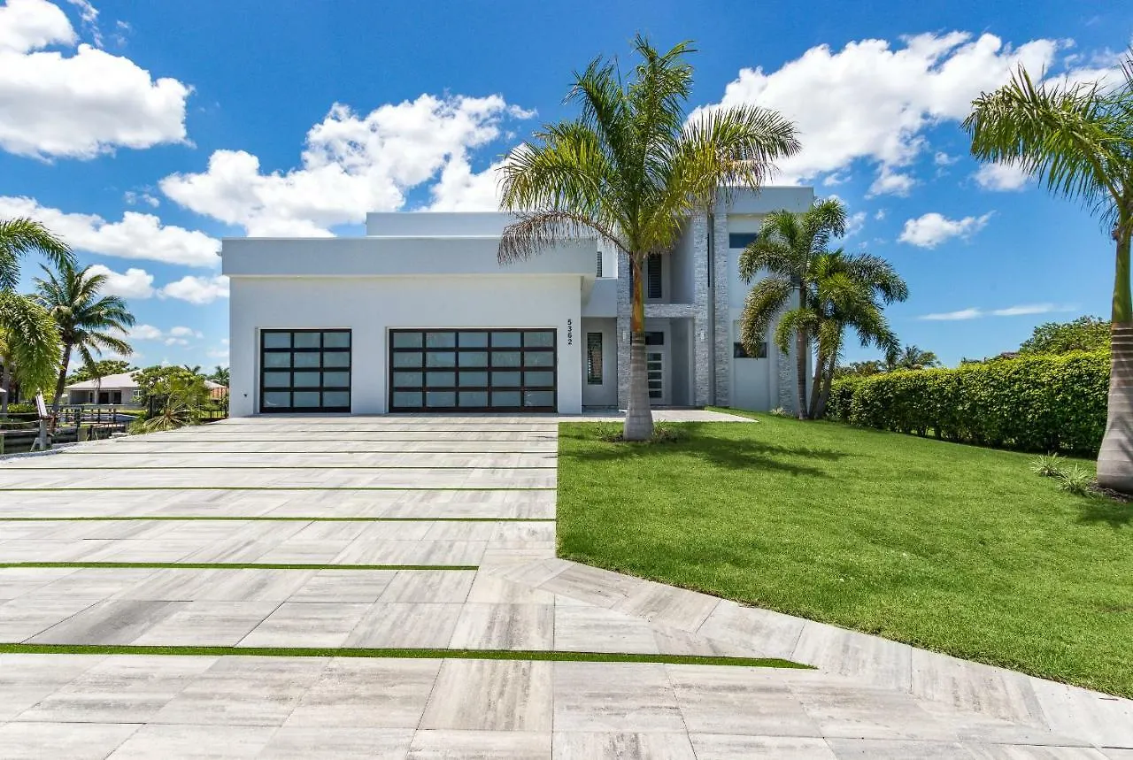 Cosmopolitan Villa Cape Coral