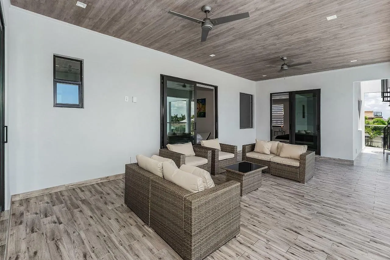 Villa Cosmopolitan Cape Coral