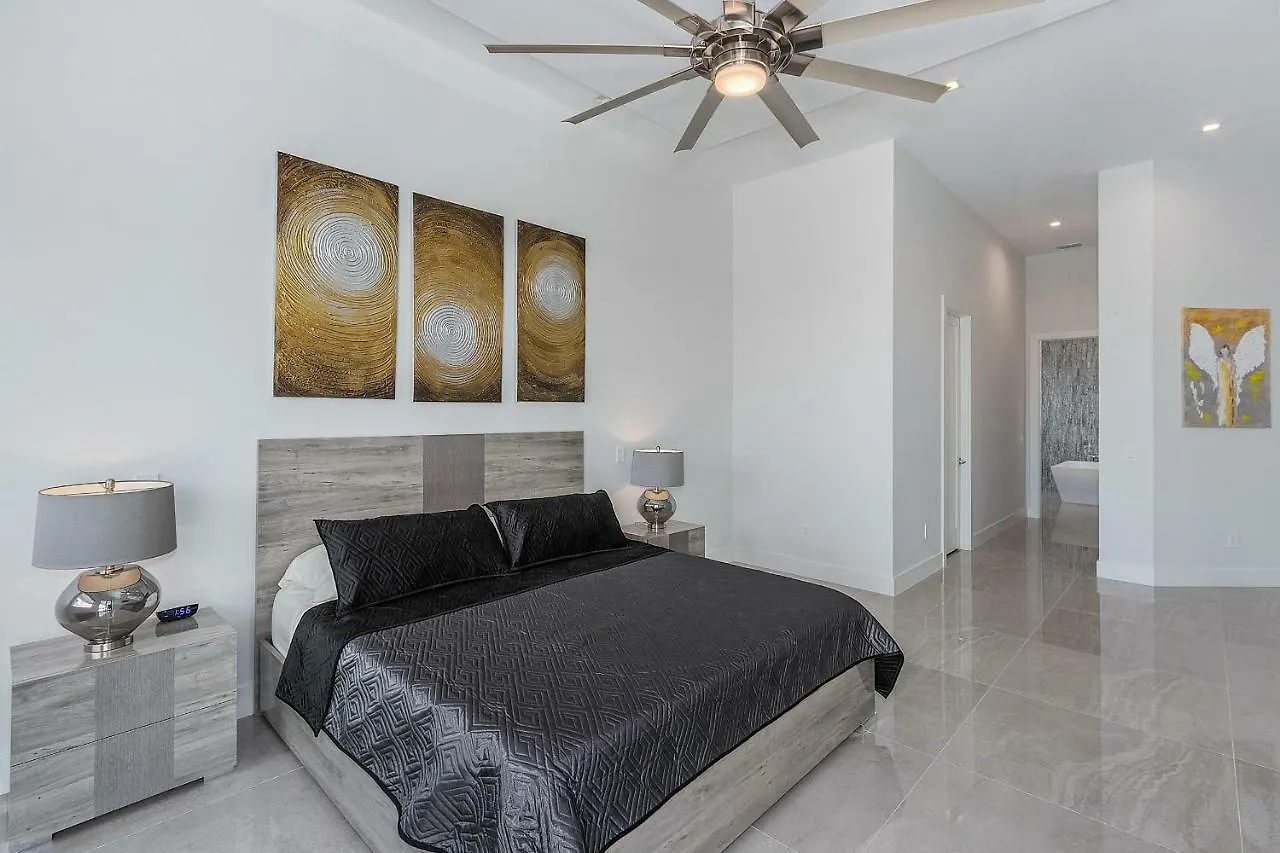 Cosmopolitan Villa Cape Coral