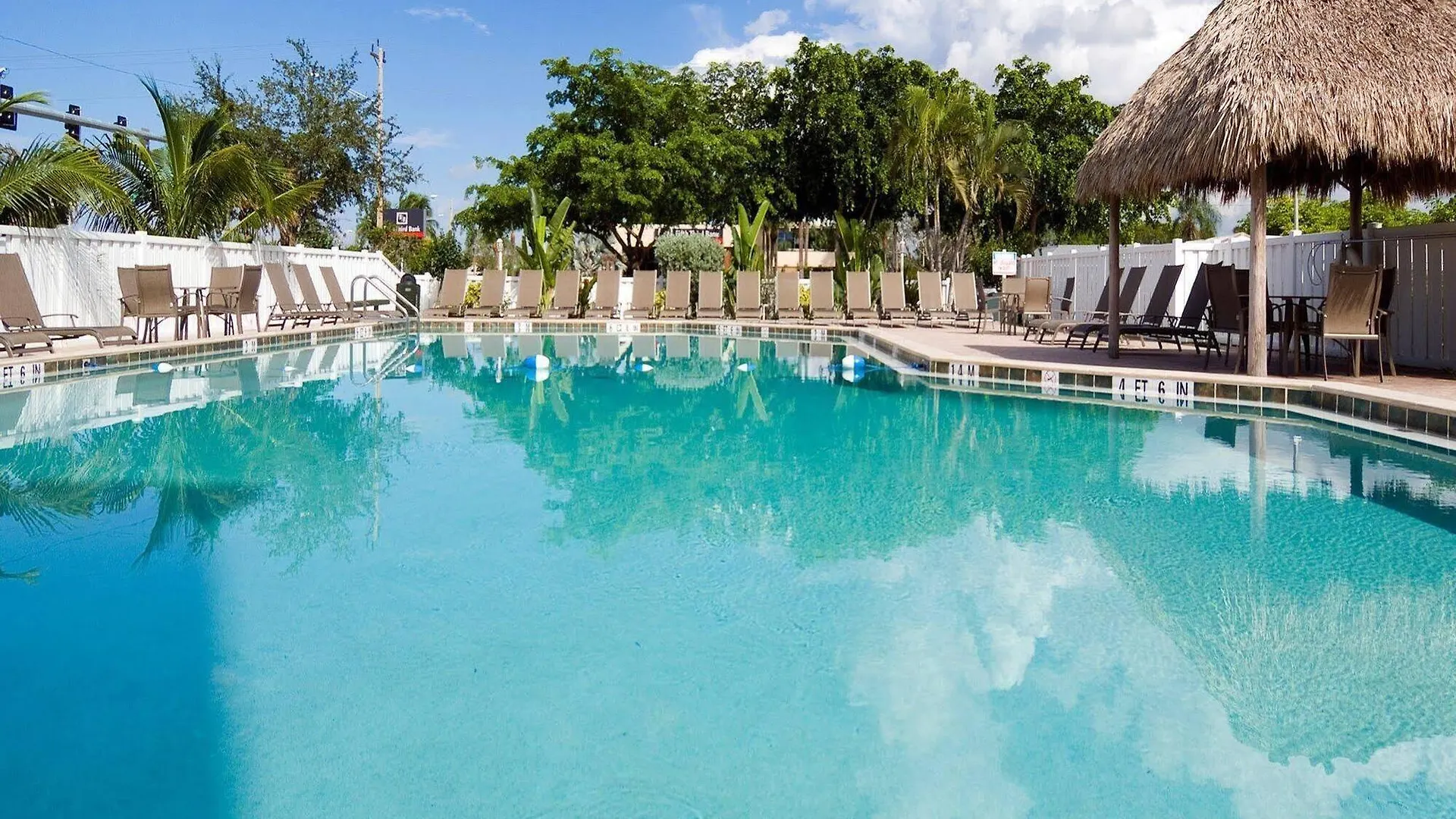 Express Cape Coral-fort Myers Area By Ihg 3*