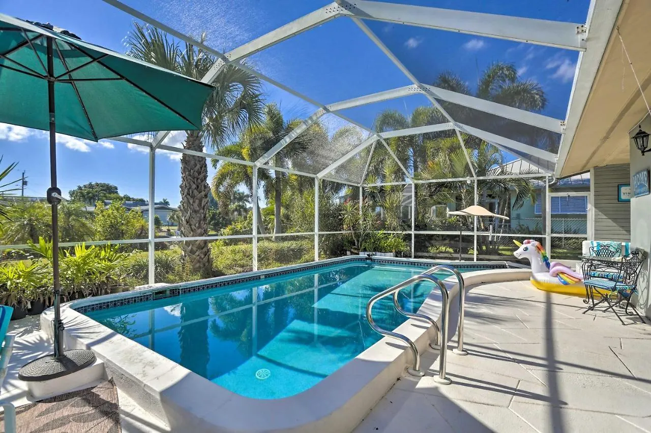 Waterfront Getaway With Kayaks And Bikes! Cape Coral