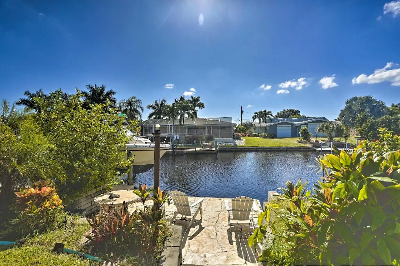 Waterfront Getaway With Kayaks And Bikes! * Cape Coral