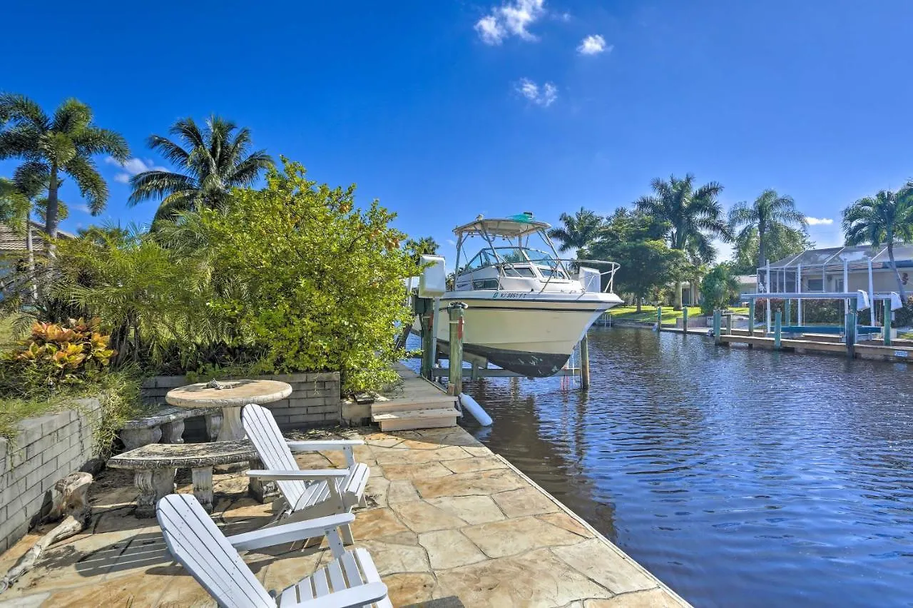 Holiday home Waterfront Getaway With Kayaks And Bikes! Cape Coral