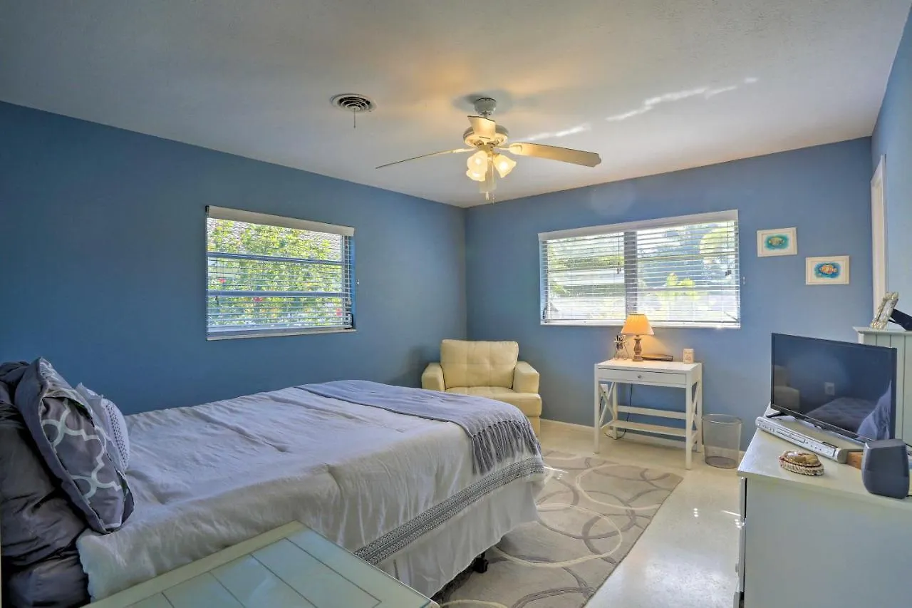 Waterfront Getaway With Kayaks And Bikes! Cape Coral
