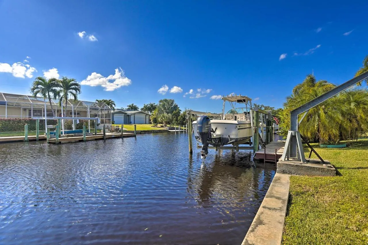 Holiday home Waterfront Getaway With Kayaks And Bikes!