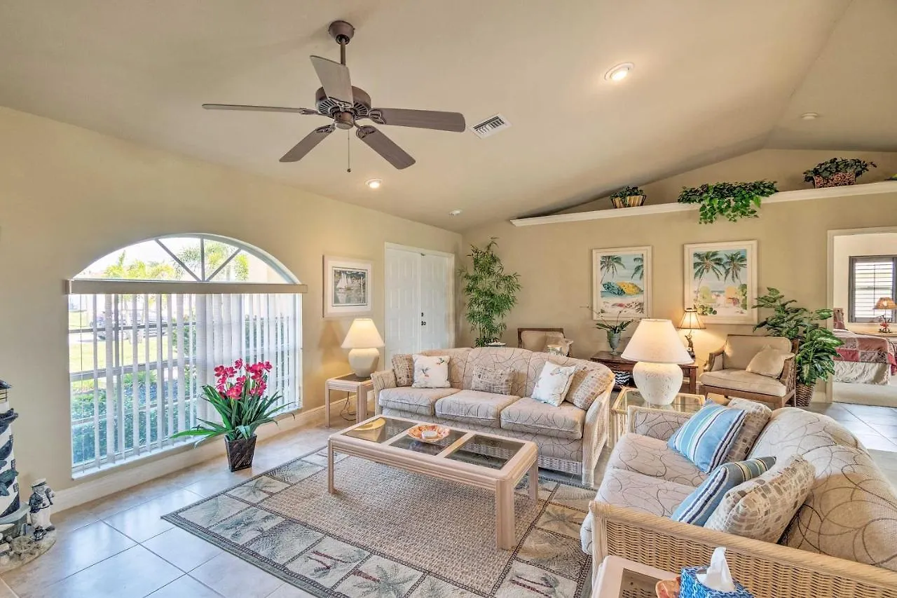 Ideally Located Abode With Heated Pool! Holiday home