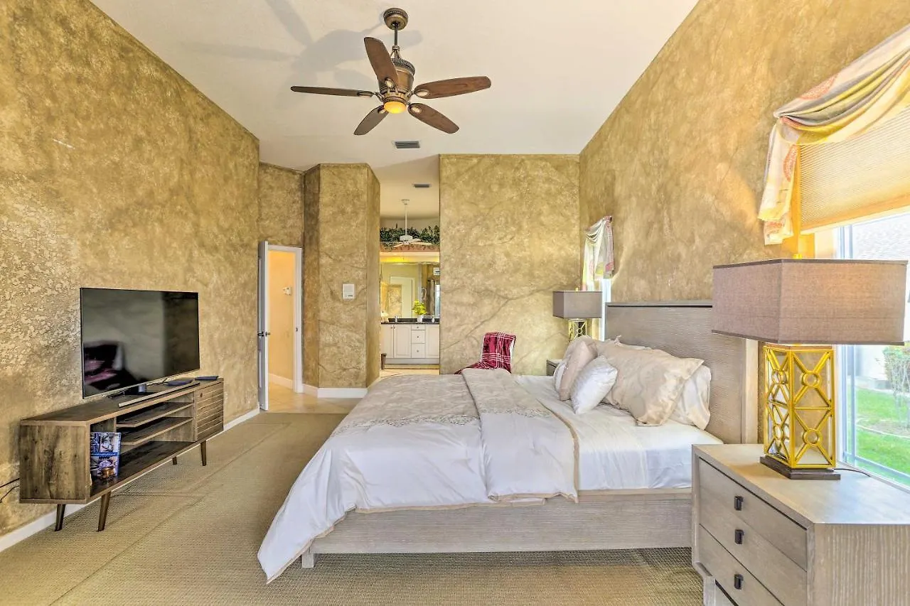 Lakefront With Private Pool And Dock! * Cape Coral
