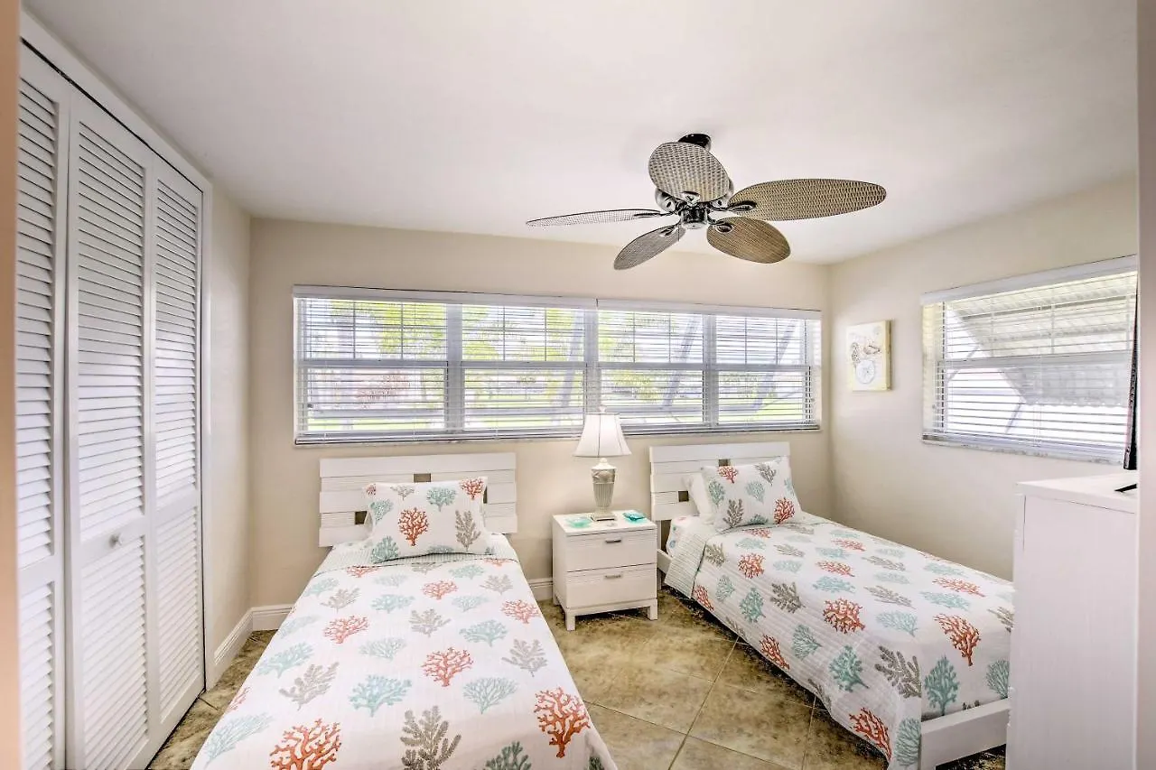 Waterfront Getaway With Pool And Dock! * Cape Coral
