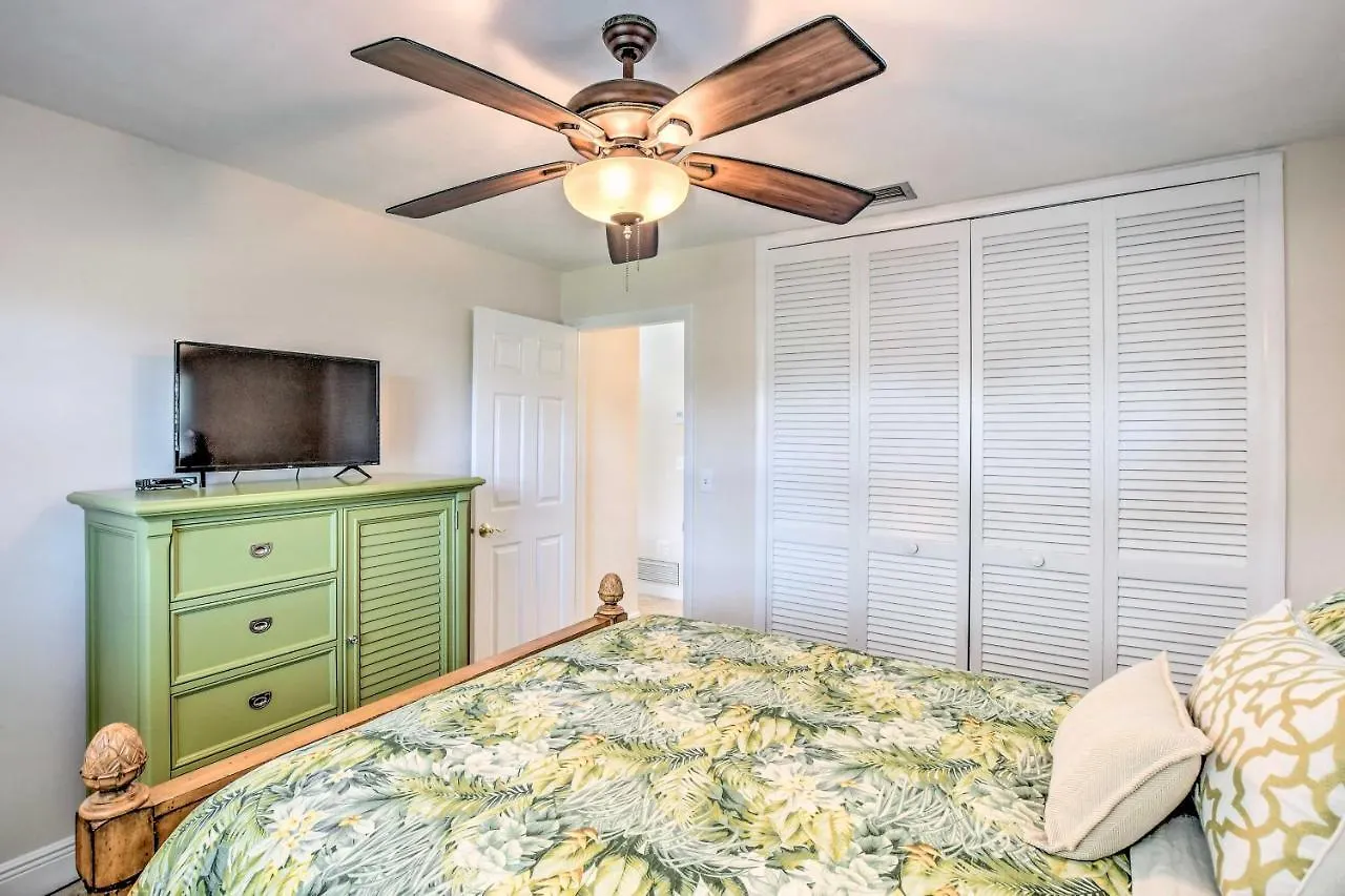 Holiday home Waterfront Getaway With Pool And Dock!