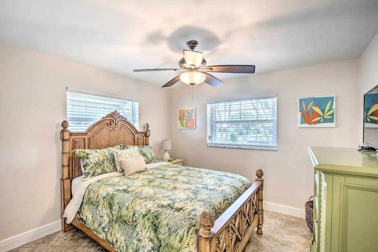 Waterfront Getaway With Pool And Dock! Holiday home Cape Coral