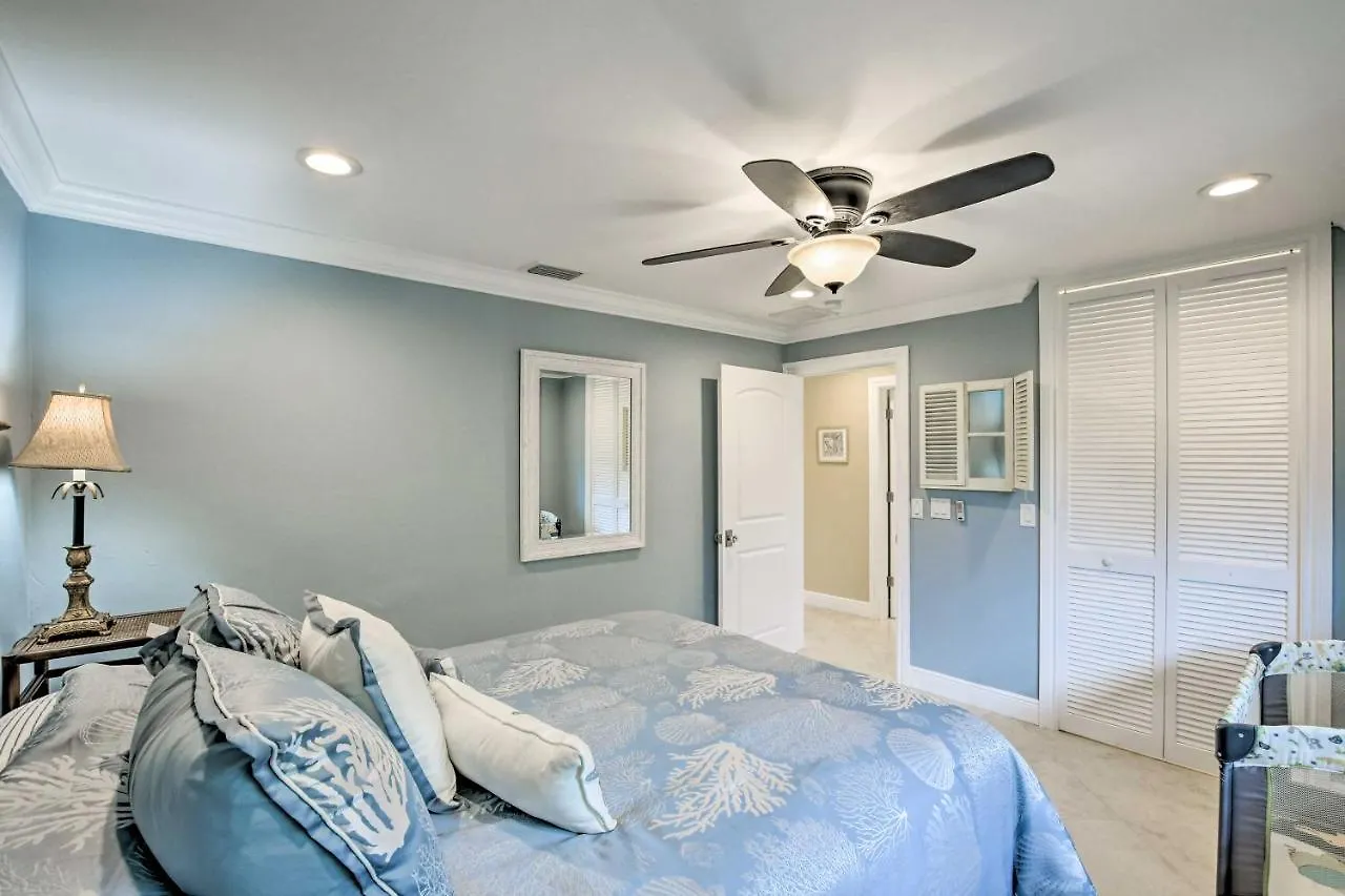 Canalfront With Private Dock! * Cape Coral