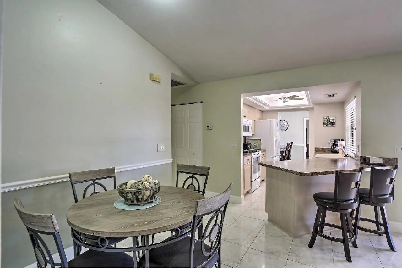 Canal-front Retreat With Dock In Cape Coral! Holiday home *