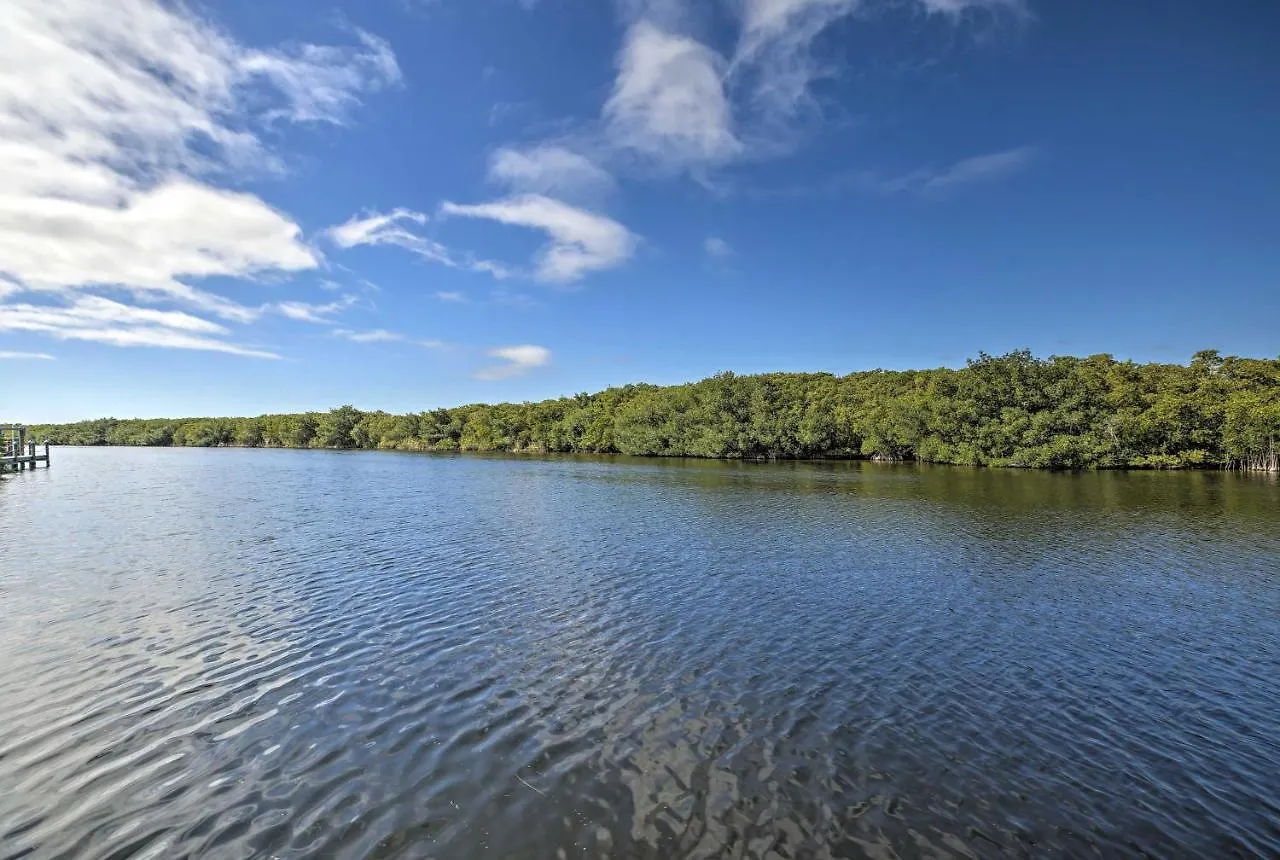 Waterfront With Private Dock And Lanai Cape Coral