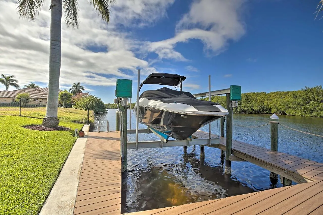 Waterfront With Private Dock And Lanai Holiday home