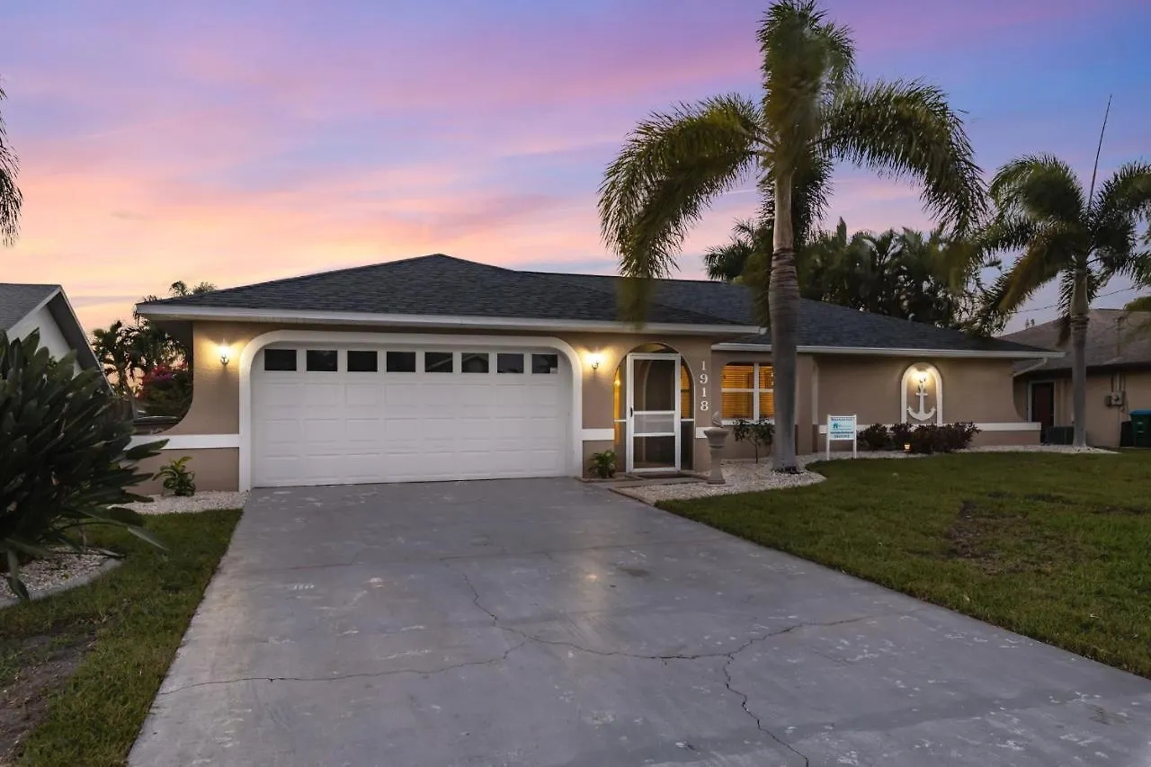 Calusa, Holiday home *