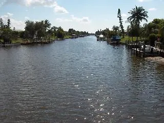 Hotel Oyo Waterfront Hotel- Myers, Fl Cape Coral