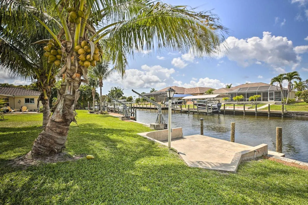 Bright With Dock And Canal View In Cape Coral! * Cape Coral