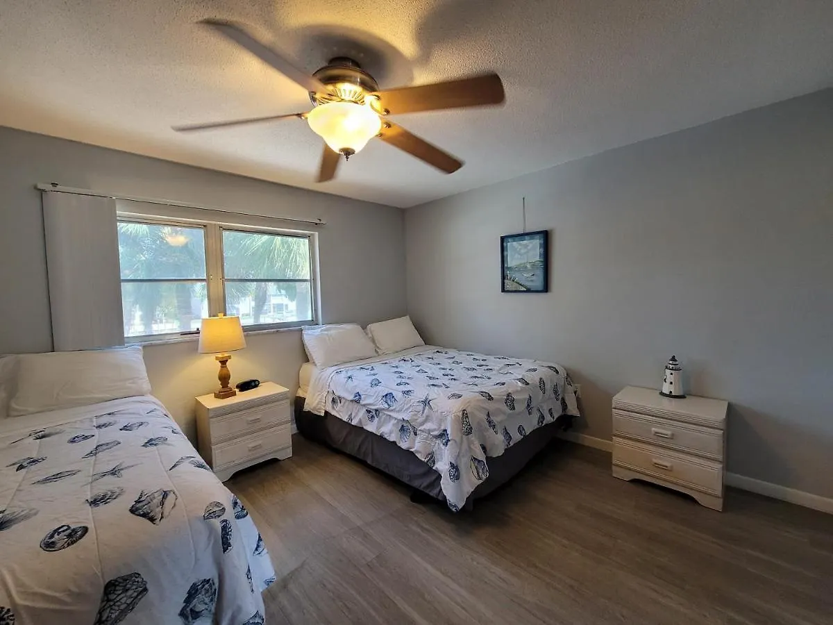 Resort Hideaway Waterfront Cape Coral
