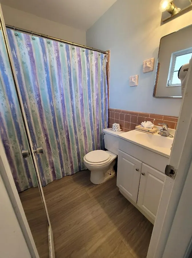 Hideaway Waterfront 3*