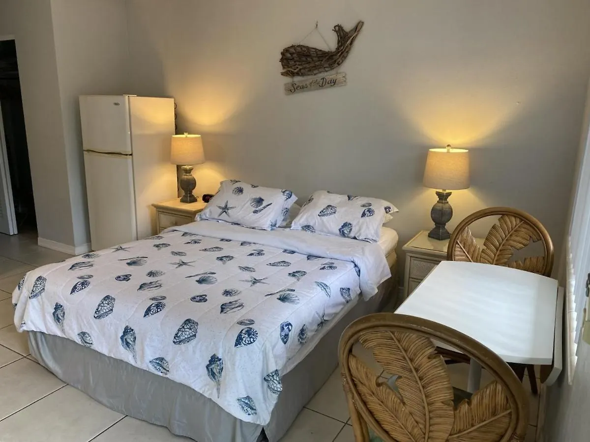 Resort Hideaway Waterfront Cape Coral