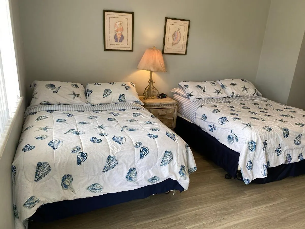 Hideaway Waterfront Resort 3*