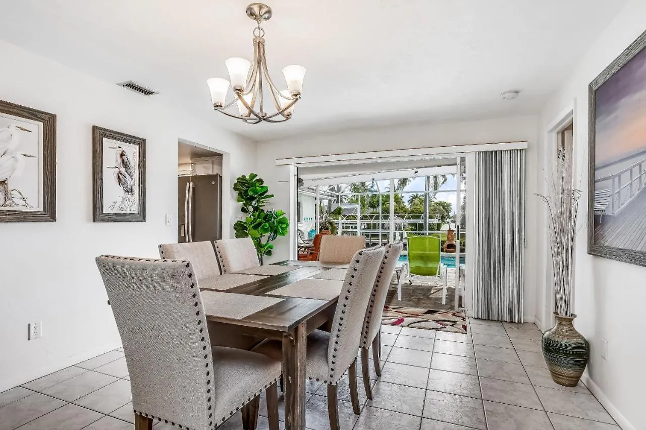 The Coral House * Cape Coral