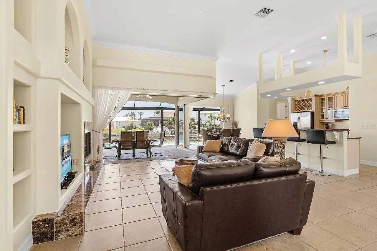Semesterbostad Gulf Access, Heated Pool And Spa, Sleeps 8! - Baydream Believer - Roelens Vacations Cape Coral