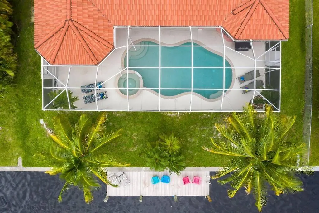 Villa Maxos - Boaters Dream 4br/3 Bath Pool /
