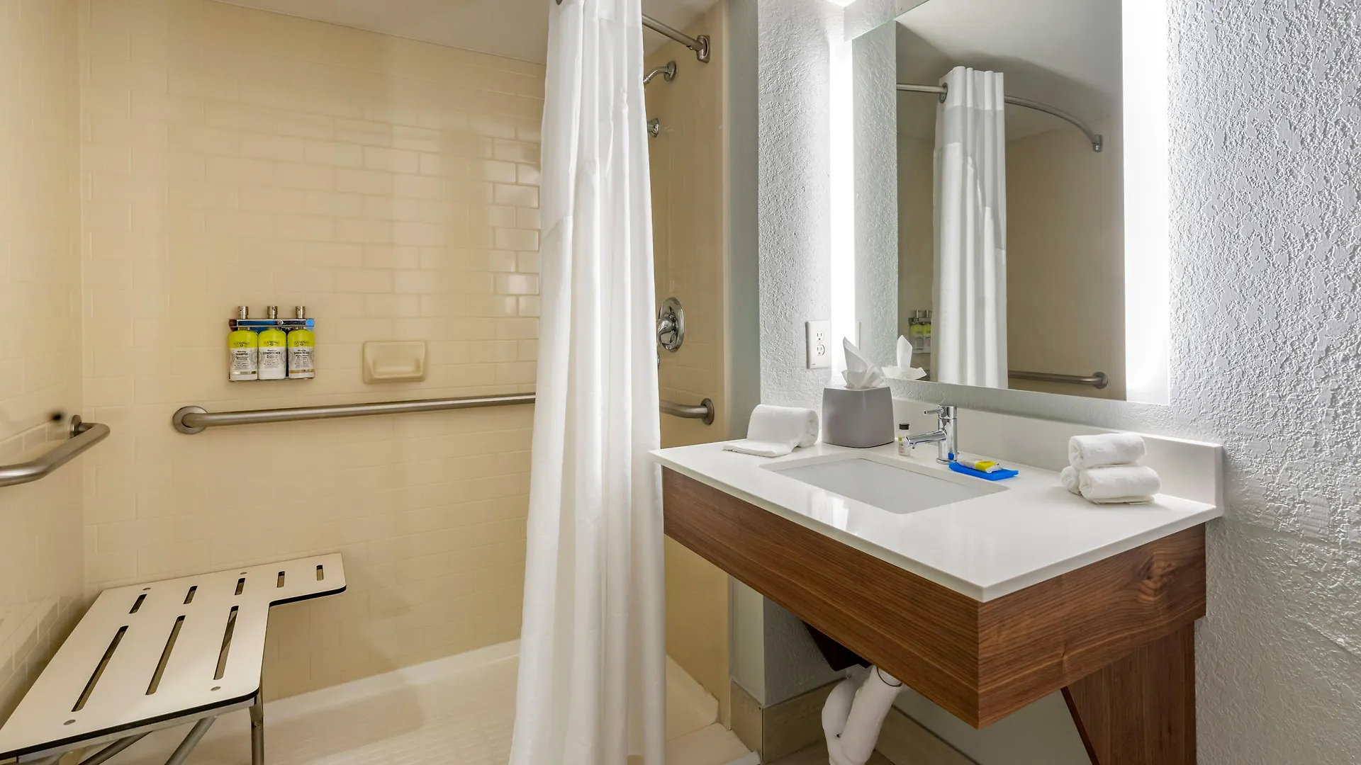 Express Cape Coral-fort Myers Area By Ihg 3*