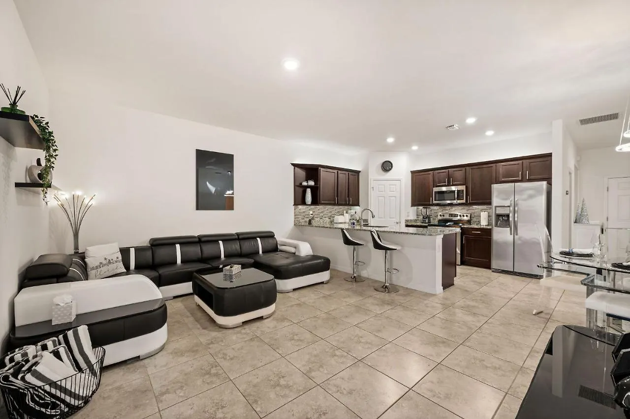 Entire Luxury Duplex Gulf Access Heated Saltwater Pool 케이프코럴