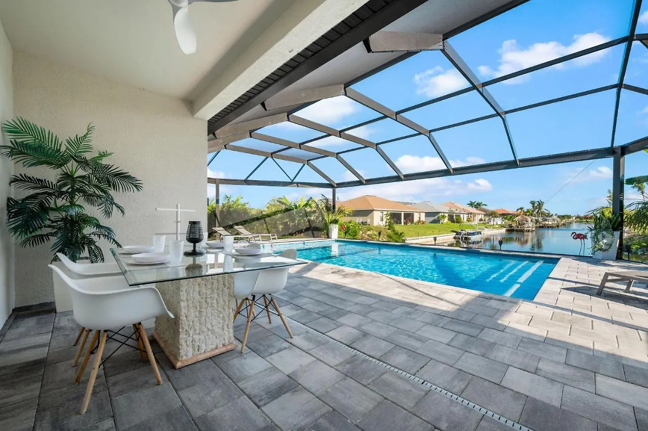 Entire Luxury Duplex Gulf Access Heated Saltwater Pool * 케이프코럴
