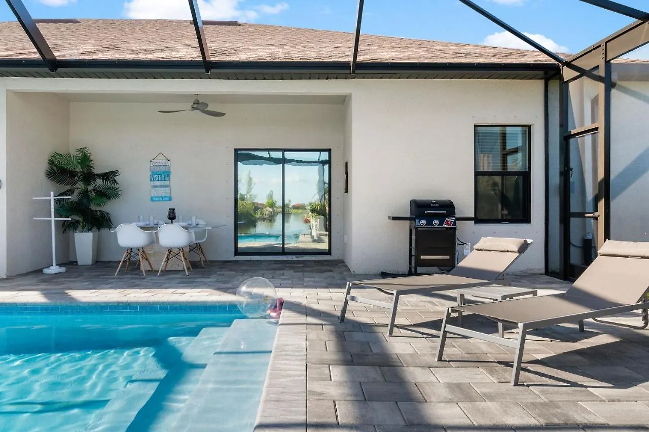 Entire Luxury Duplex Gulf Access Heated Saltwater Pool * 케이프코럴