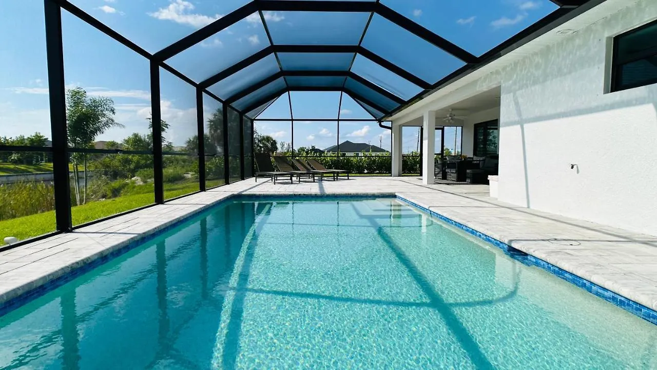 The Salt Life Get Away - Cape Coral, Florida Holiday home *