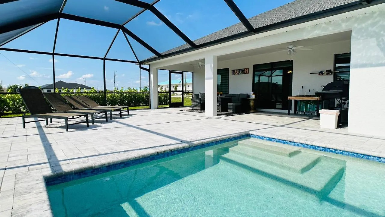 The Salt Life Get Away - Cape Coral, Florida Holiday home Cape Coral