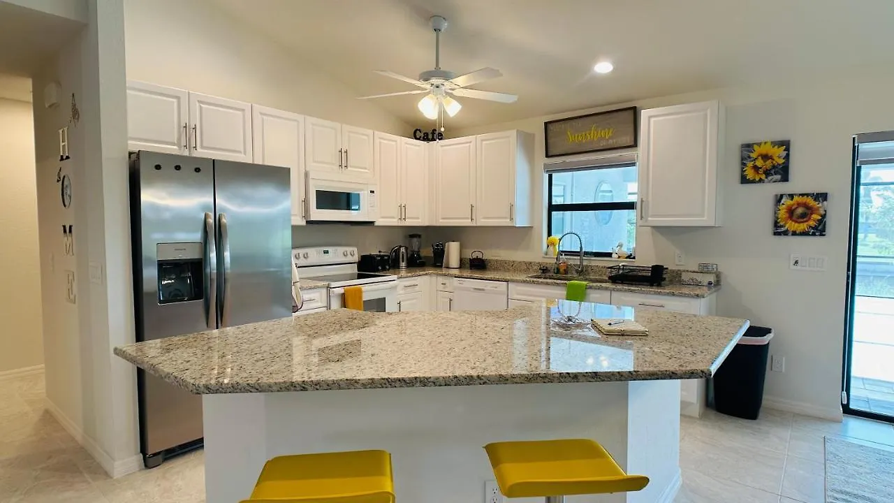 The Salt Life Get Away - Cape Coral, Florida Holiday home