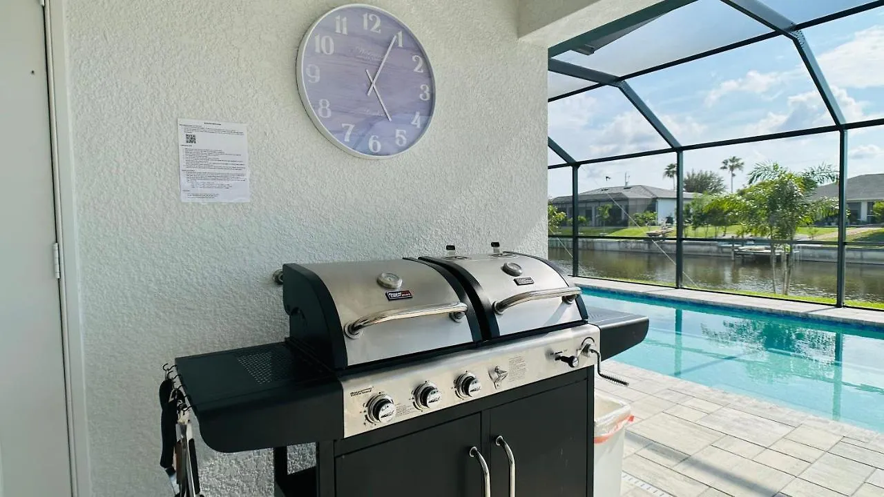 The Salt Life Get Away - Cape Coral, Florida Holiday home *