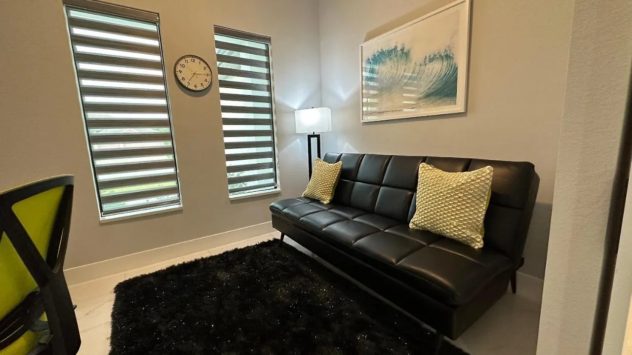 4br Gem: Pool, Pets & Family - Cape Coral, Florida Holiday home Cape Coral