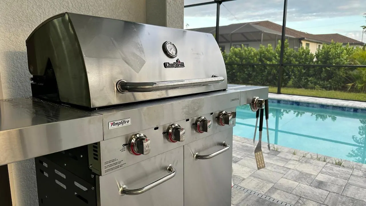 4br Gem: Pool, Pets & Family - Cape Coral, Florida Holiday home *