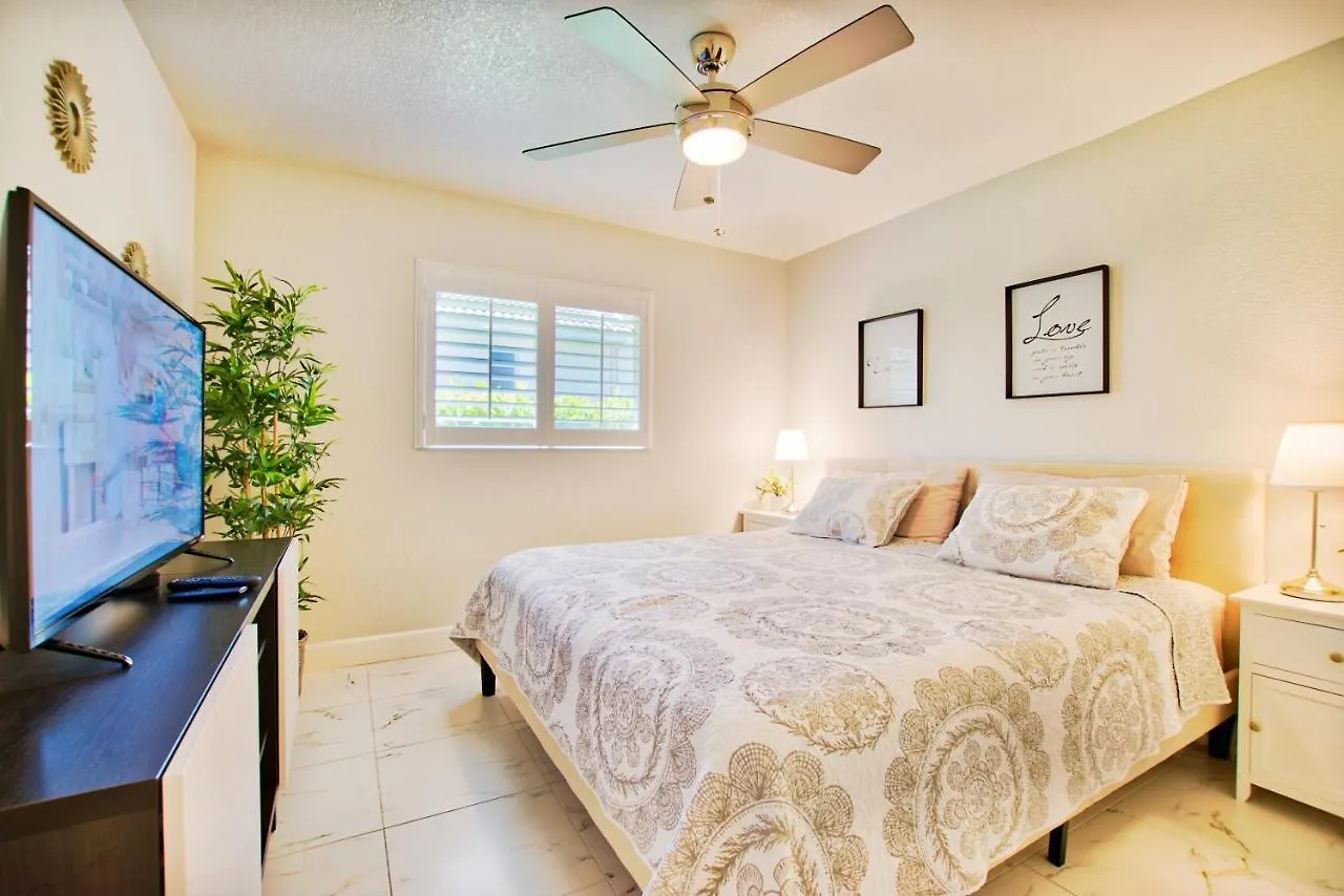 Four Palms - 3 Beds - 2 Baths - 6 Guests - Gulf Access & Pool - Incl.10% Off Boat Villa