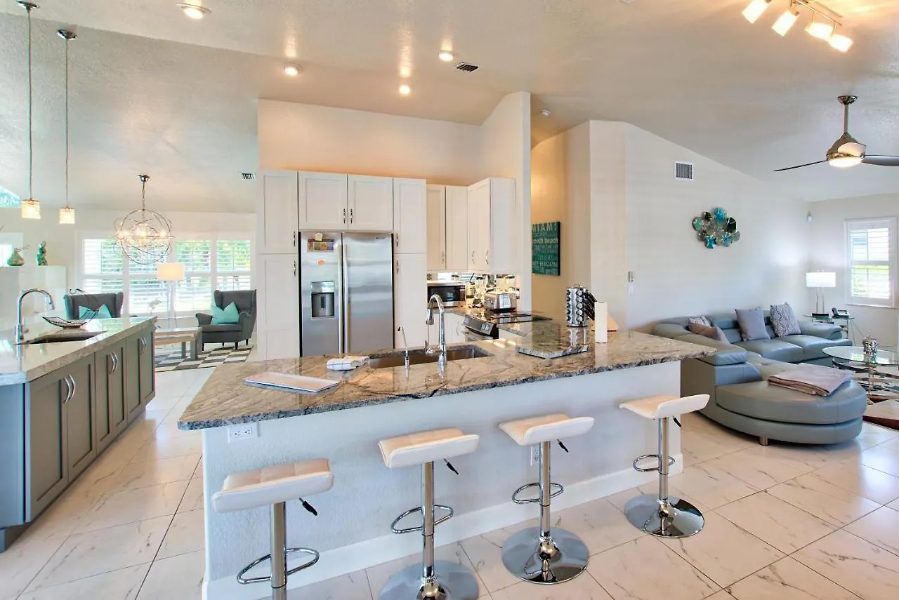 Four Palms - 3 Beds - 2 Baths - 6 Guests - Gulf Access & Pool - Incl.10% Off Boat Cape Coral