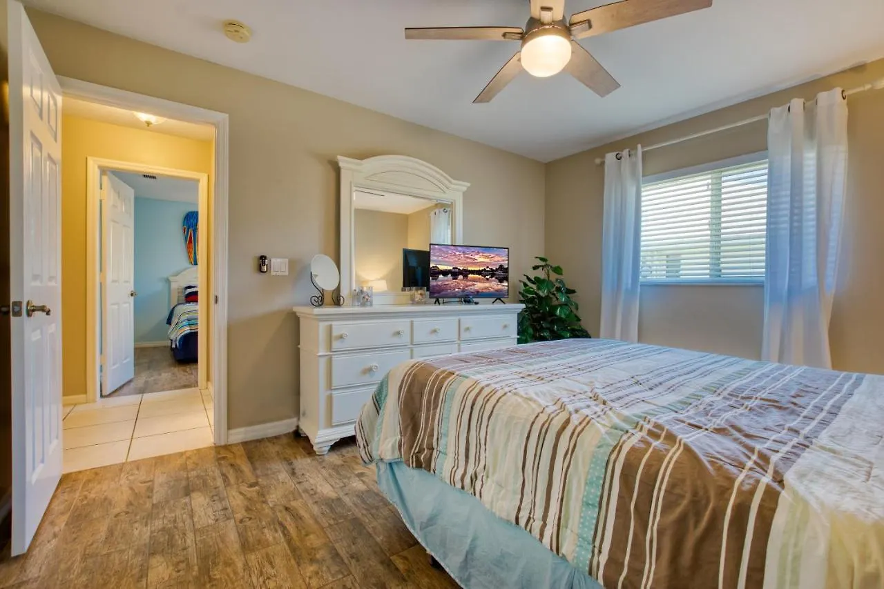 Olinda - 3 Beds - 2 Baths - 6 Guests - Gulf Access & Pool - Incl. 10% Off Boat Cape Coral