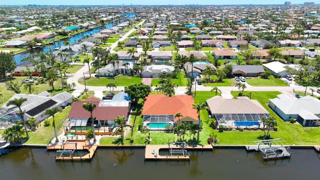 Olinda - 3 Beds - 2 Baths - 6 Guests - Gulf Access & Pool - Incl. 10% Off Boat Villa Cape Coral