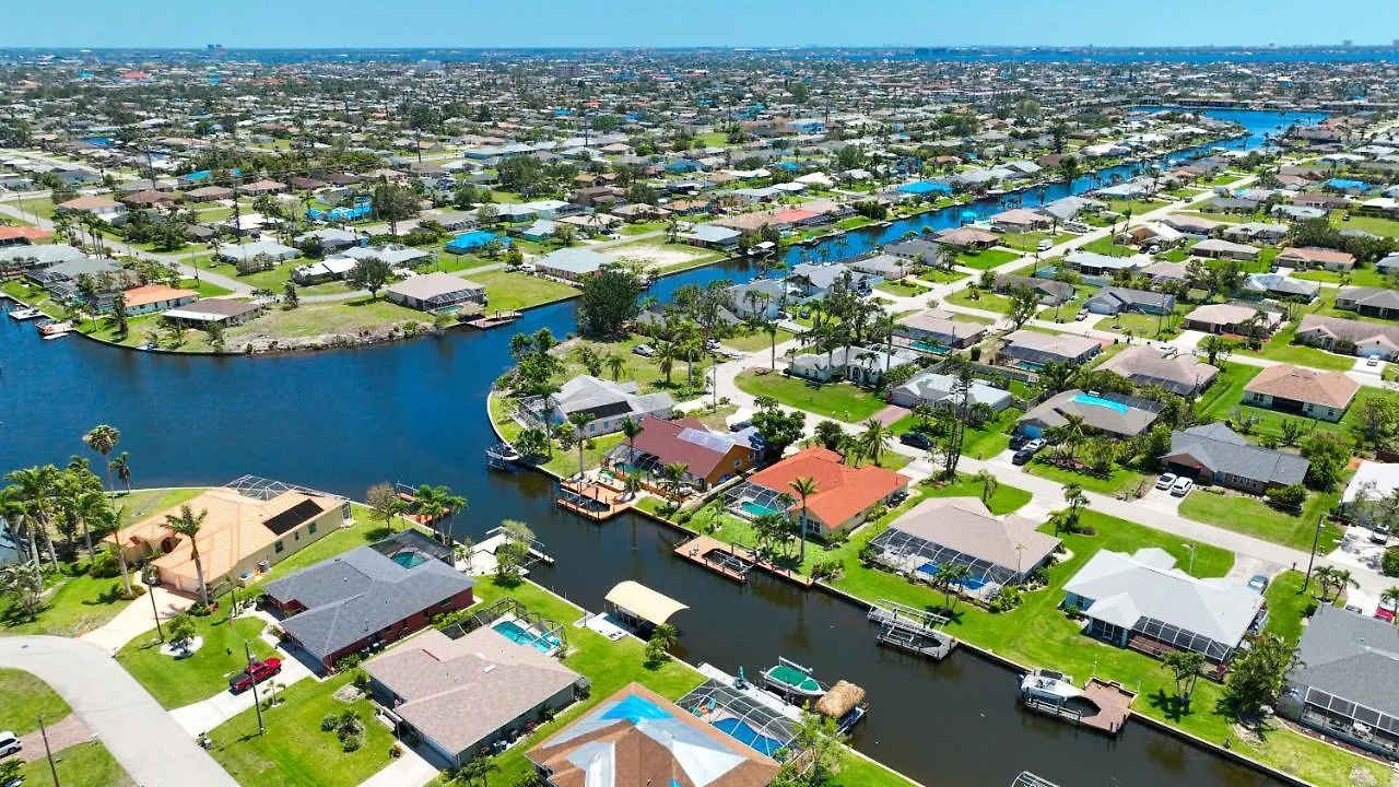 Olinda - 3 Beds - 2 Baths - 6 Guests - Gulf Access & Pool - Incl. 10% Off Boat Cape Coral