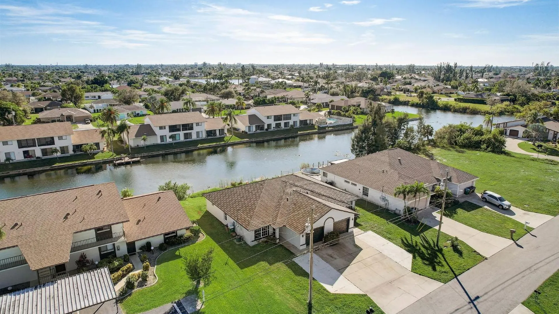 Peaceful 3 Bed Waterfront Cape Coral