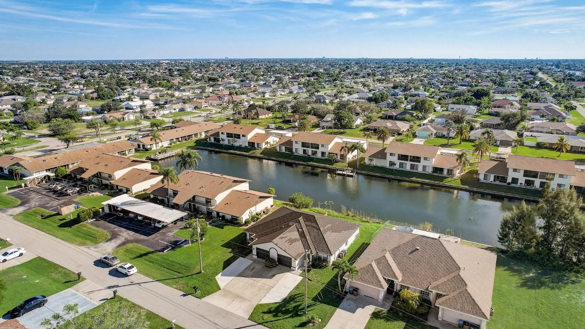 Peaceful 3 Bed Waterfront Semesterbostad Cape Coral